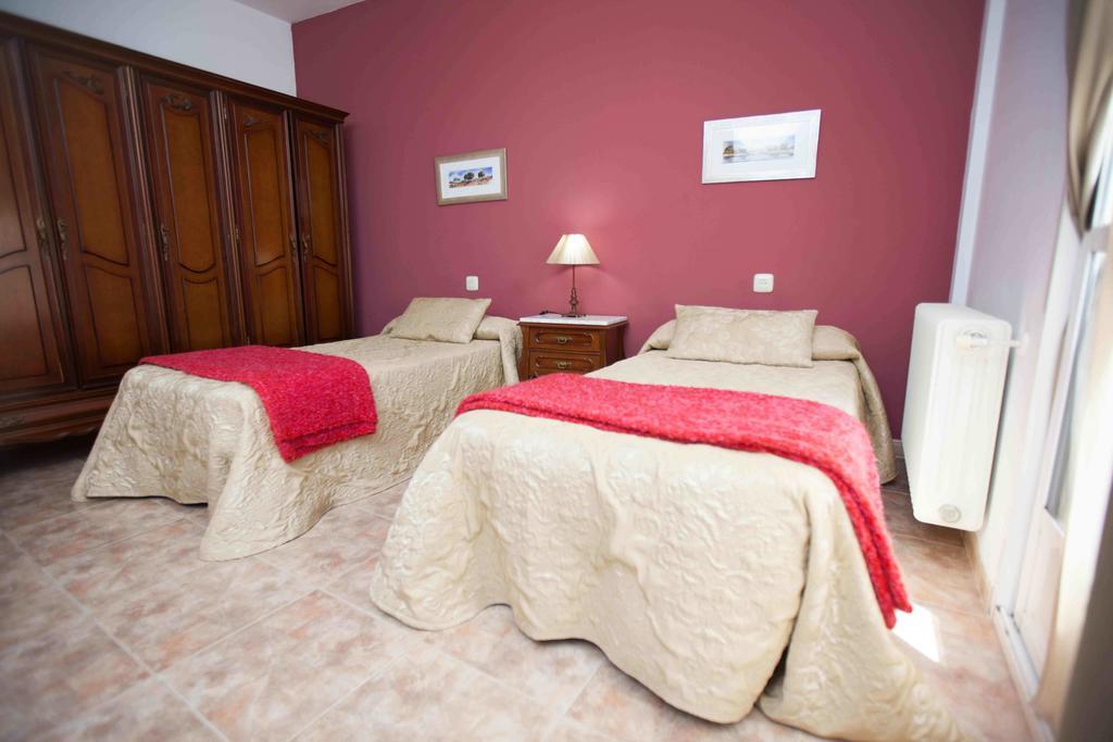 Apartamento Turistico La Ribera Del Marco Caces Δωμάτιο φωτογραφία